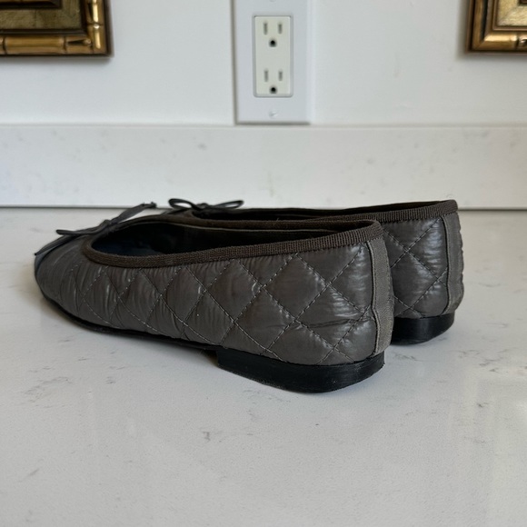 Chanel Grey Quilted Ballet Flats with Black Cap Toe - 36.5 - Picture 5 of 10